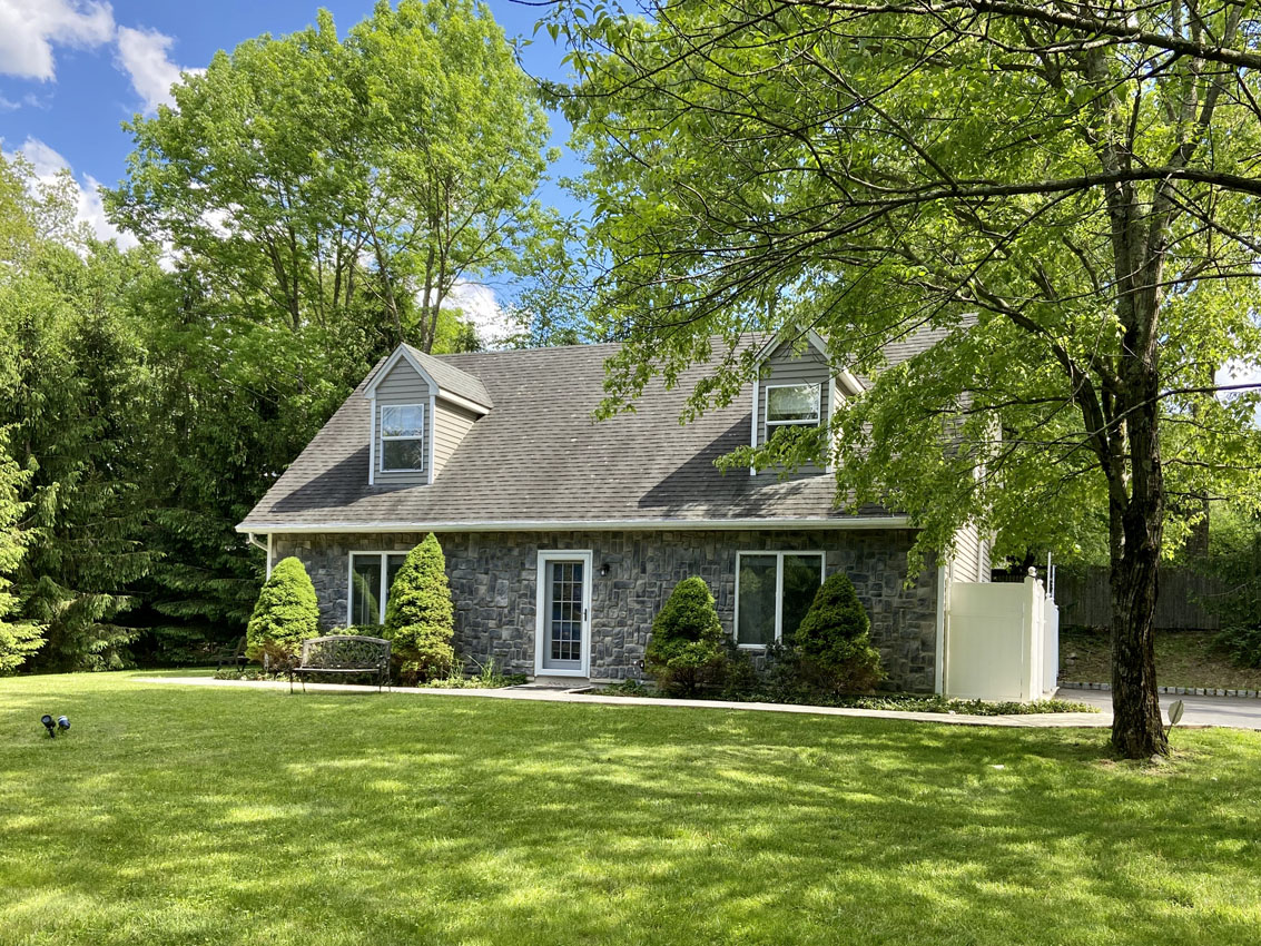 01 11 Sutton Road (Cottage) Tewksbury Township -- exterior