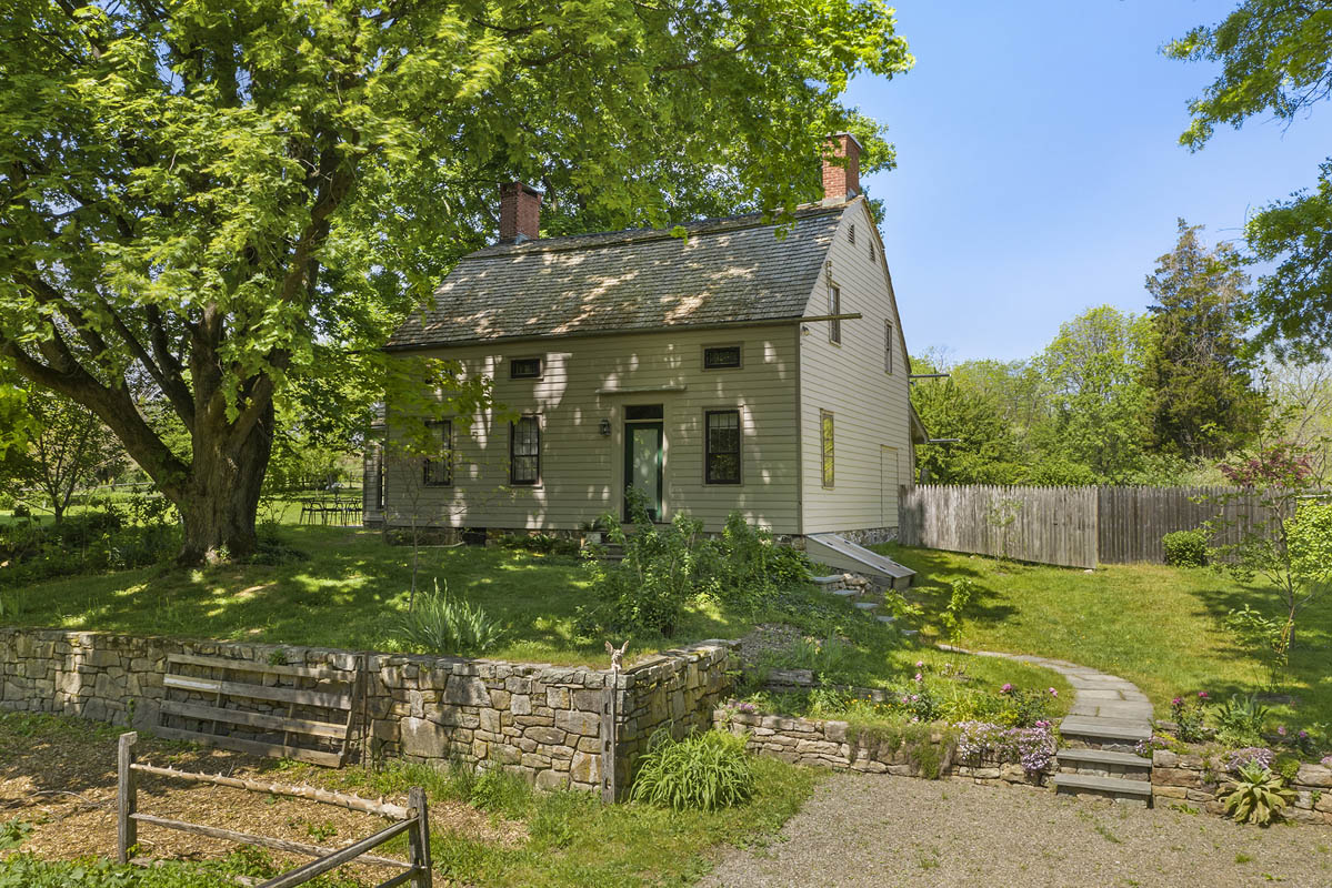 01 73 Old Turnpike Road Tewksbury -- exterior 2