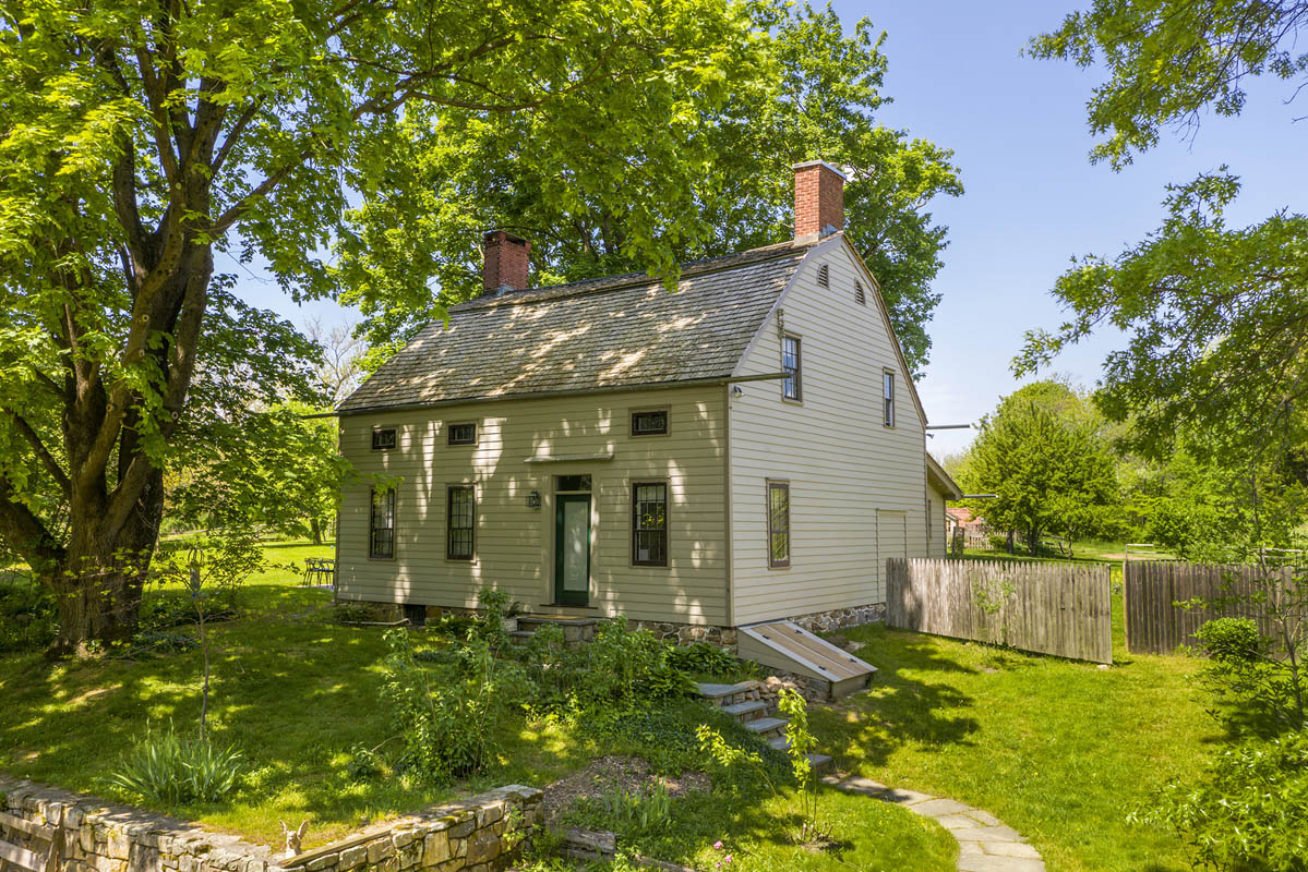 01 b 73 Old Turnpike Road Tewksbury -- exterior 3