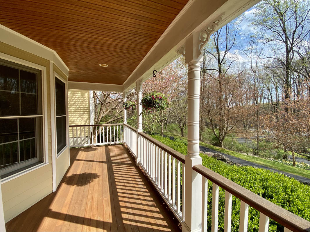 01b 112 Old Turnpike Road Tewksbury Township -- front porch 1