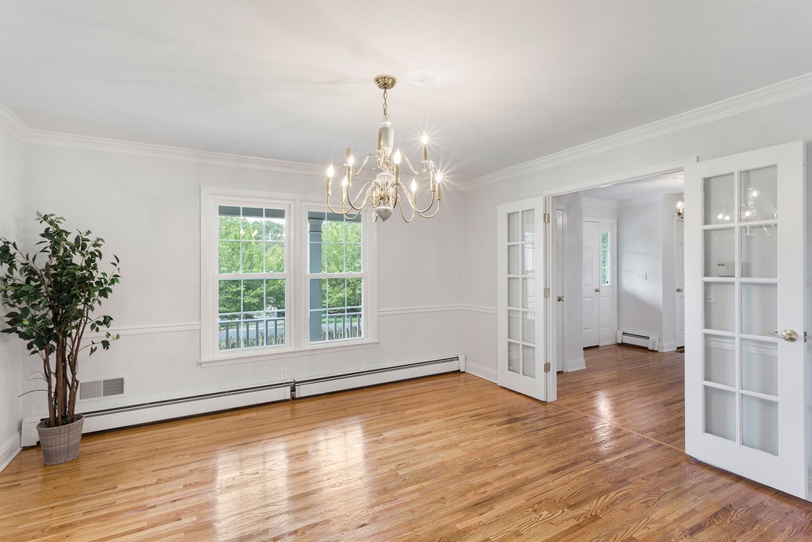 03 10 Salters Farm Road Tewksbury Township -- dining room