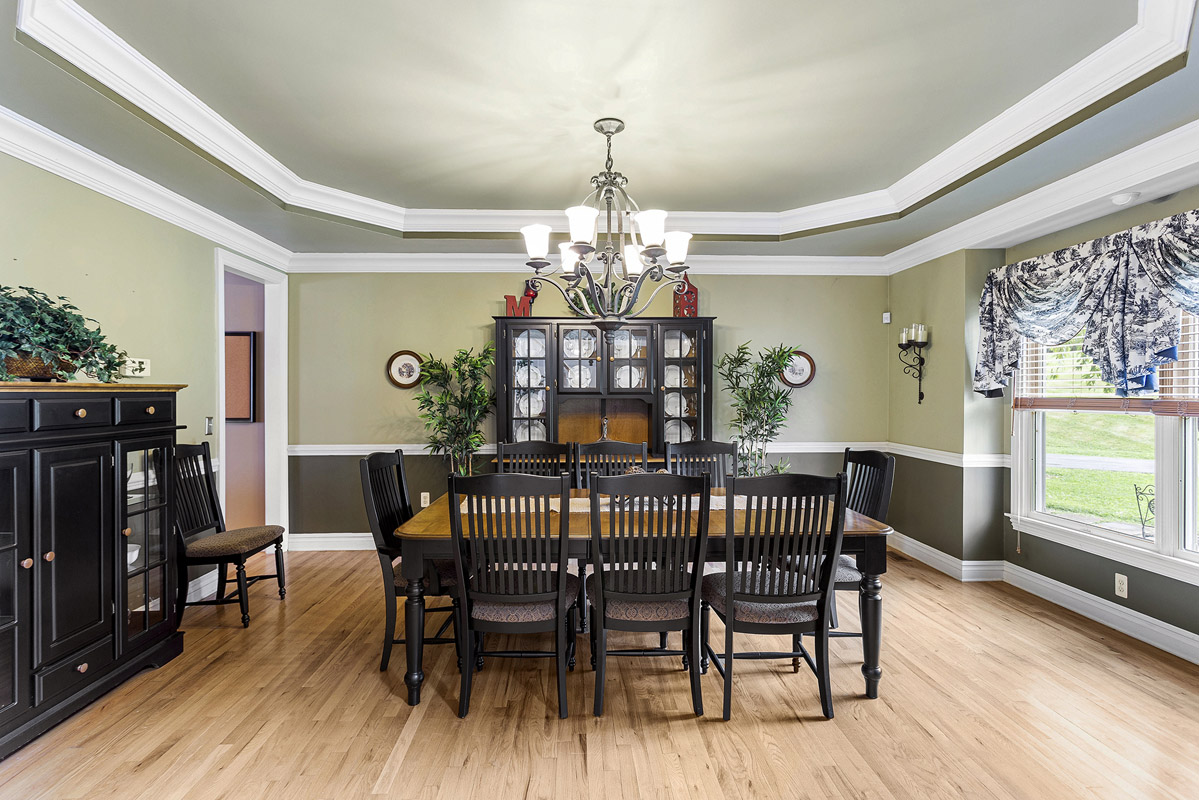 03 195 Old Turnpike Road -- Dining Room