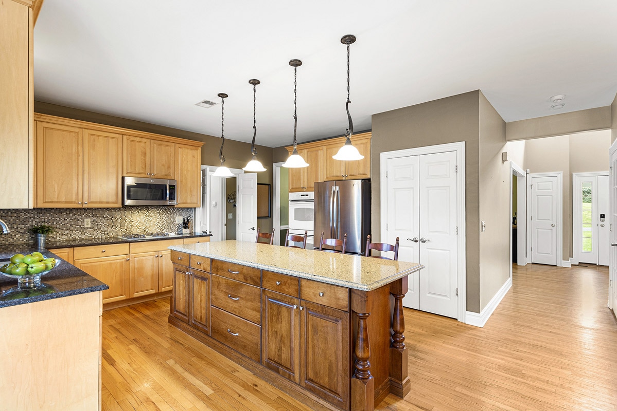 04 195 Old Turnpike Road -- Kitchen 1