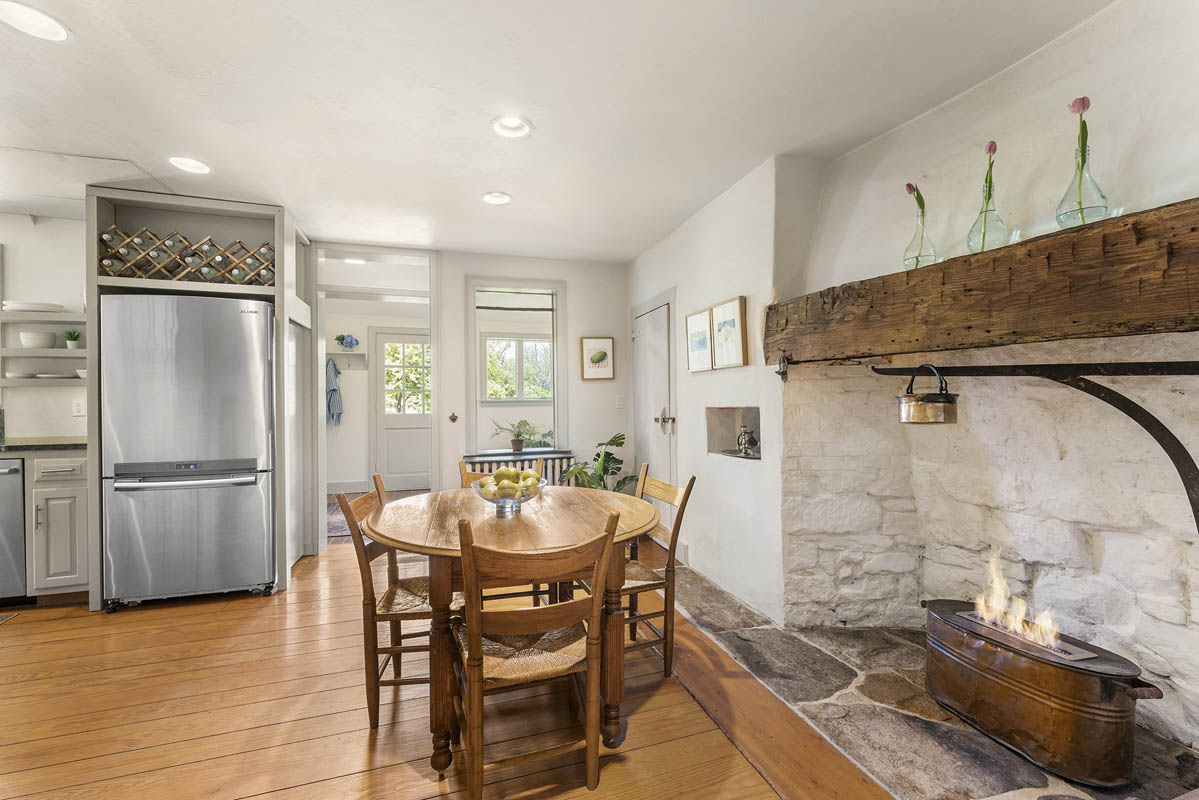 04 73 Old Turnpike Road Tewksbury -- Dining Area