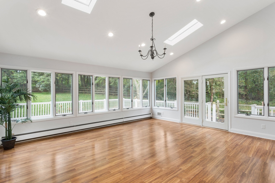 06 10 Salters Farm Road Tewksbury Township -- family room