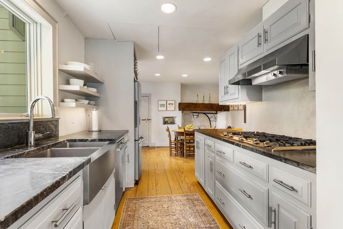 06 b 73 Old Turnpike Road Tewksbury -- Kitchen 3