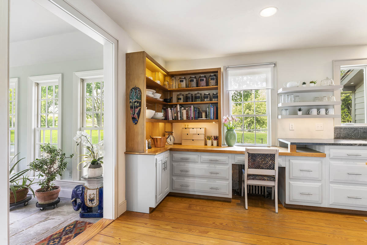 06 c 73 Old Turnpike Road Tewksbury -- Kitchen 4