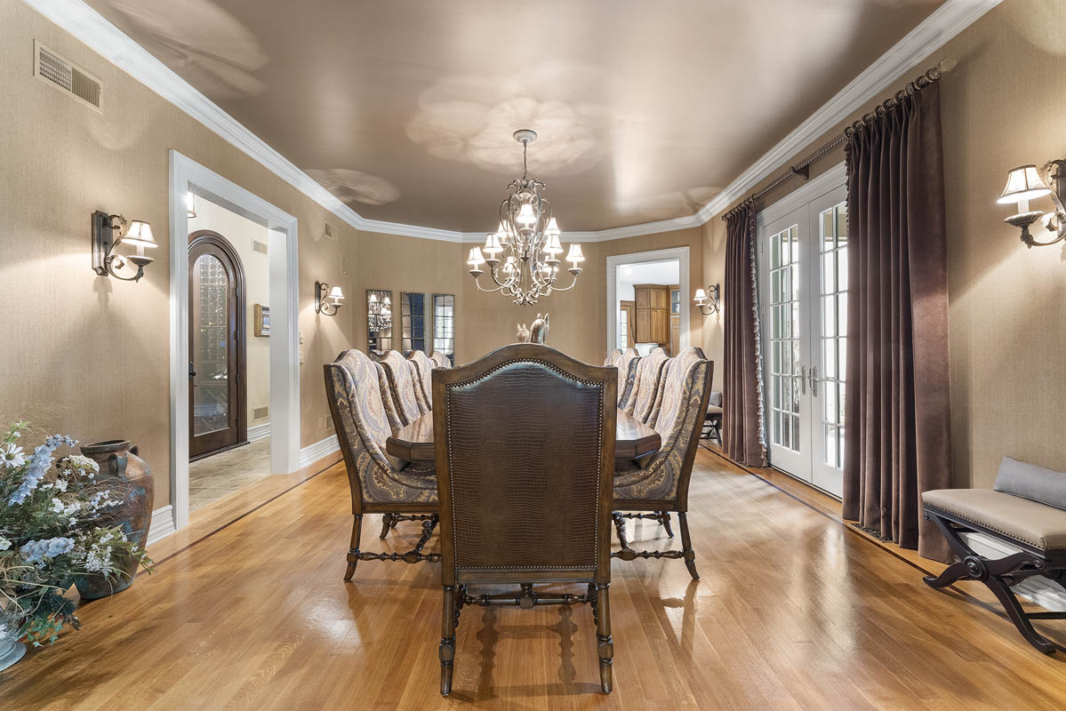 07 58 Hollow Brook Road Tewksbury Township -- dining room