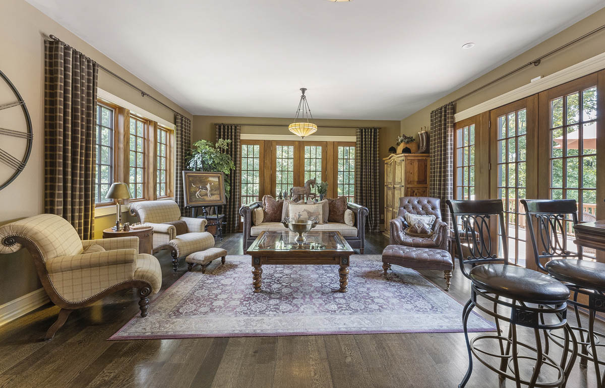 10 58 Hollow Brook Road Tewksbury Township -- family room