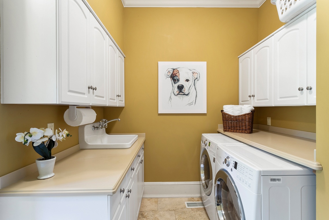 10a 31 Welsh Road Tewksbury Township NJ -- laundry room