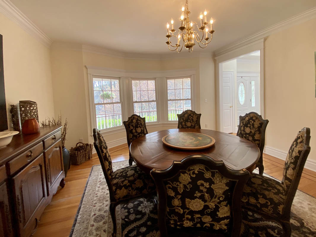 11 112 Old Turnpike Road Tewksbury Township -- dining room