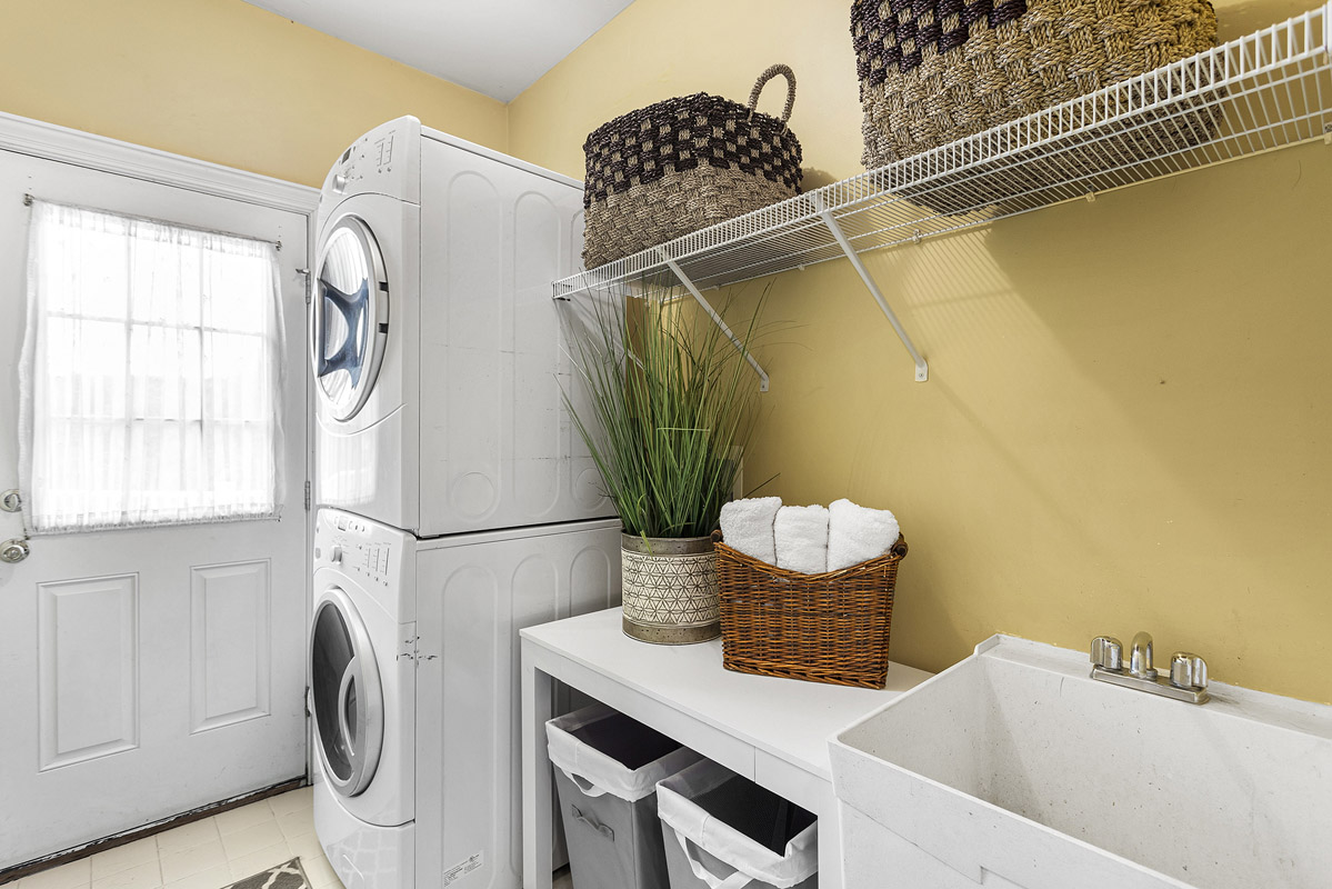 12 195 Old Turnpike Road -- Laundry Room jpg