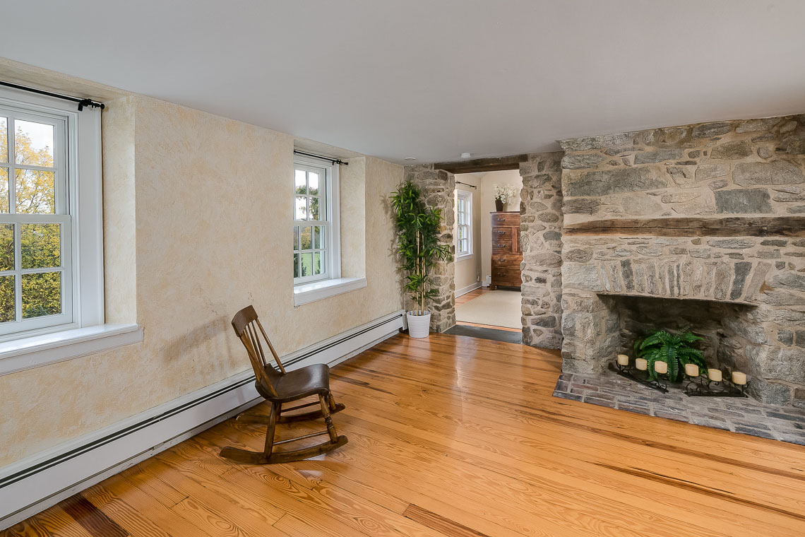 12 47A Fairmount Road Tewksbury Towship -- master bedroom sitting room