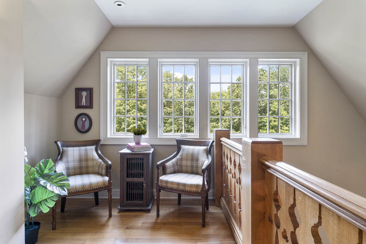 13b 58 Hollow Brook Road Tewksbury Township -- reading nook on second floor landing