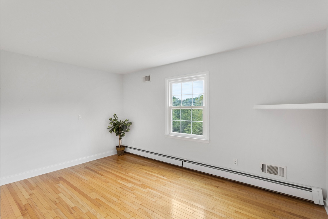 14 10 Salters Farm Road Tewksbury Township -- bedroom 2