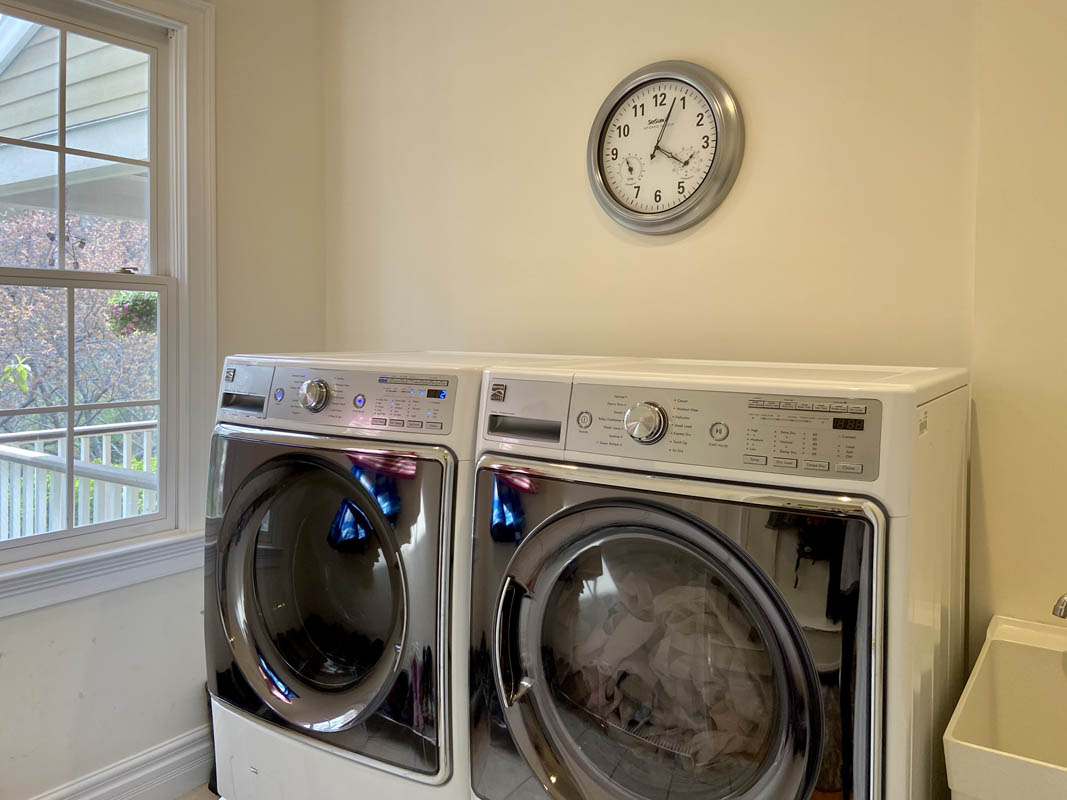 14 112 Old Turnpike Road Tewksbury Township -- laundry room