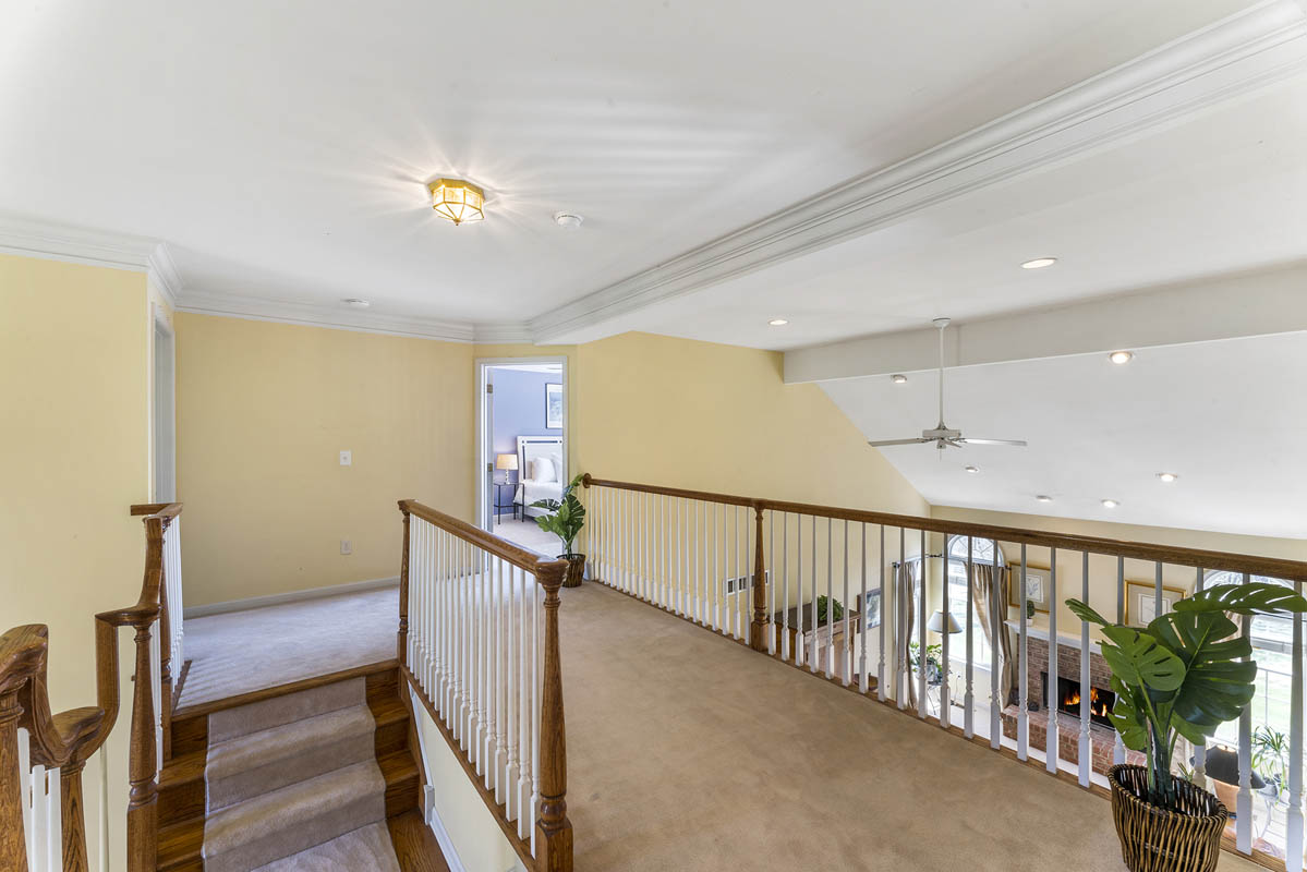 16a 20 Old Schoolhouse Drive Bethlehem Township -- Foyer