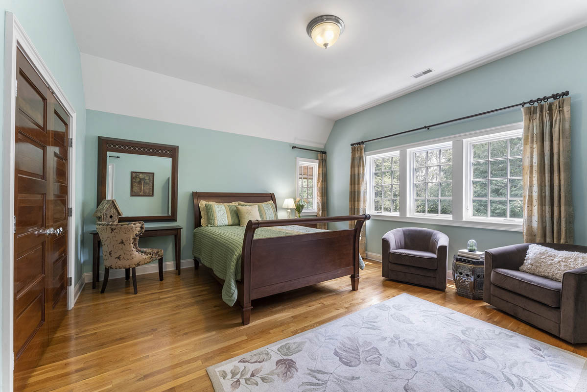 17 58 Hollow Brook Road Tewksbury Township -- bedroom 2 without rug