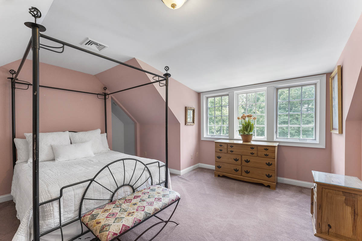 19 58 Hollow Brook Road Tewksbury Township -- bedroom 4