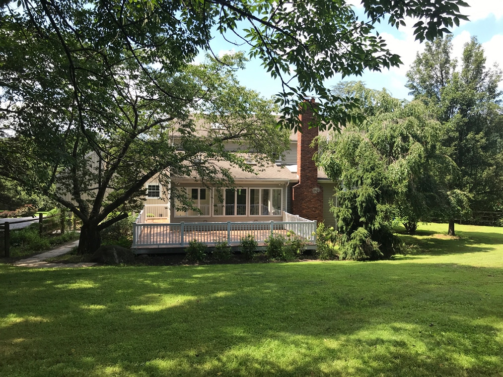 19b 10 Salters Farm Road Tewksbury Township -- rear of house