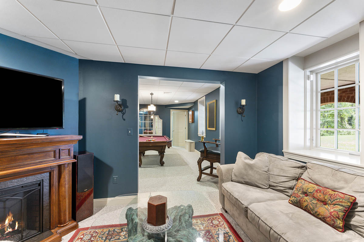 21a 58 Hollow Brook Road Tewksbury Township -- basement bedroom and recreation room