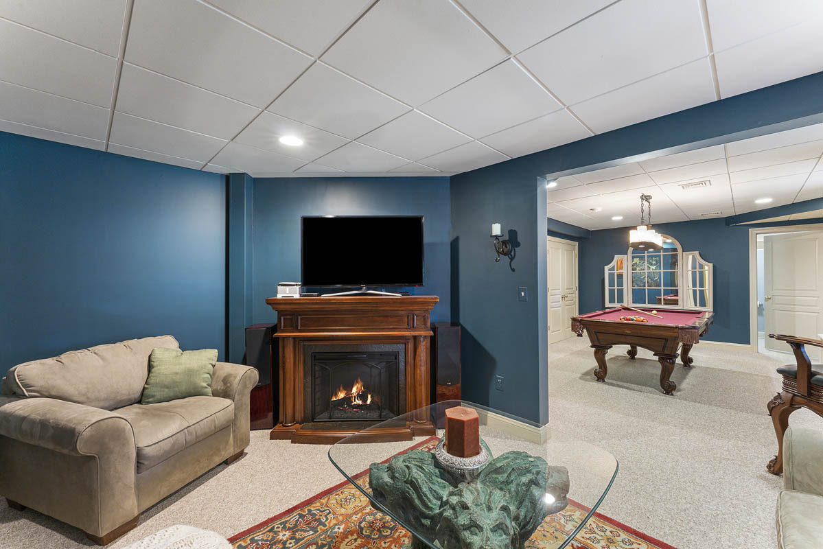 21b 58 Hollow Brook Road Tewksbury Township -- basement bedroom