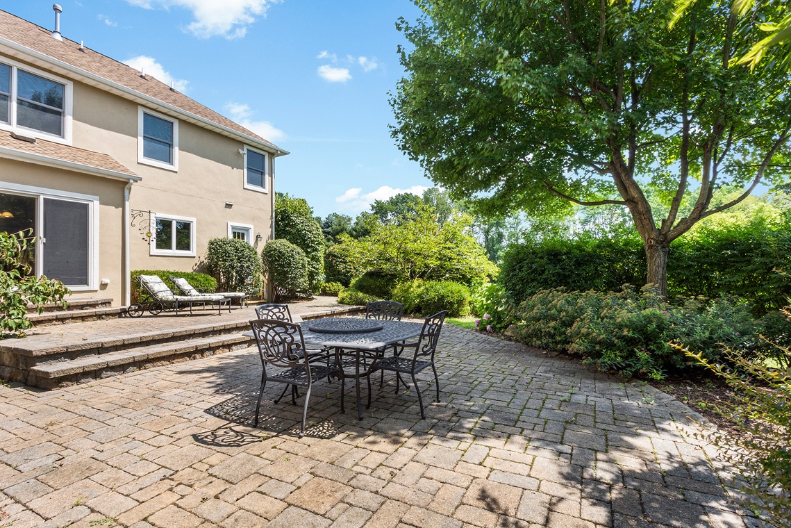 22 199 Old Turnpike Road Tewksbury -- Patio 1jpg