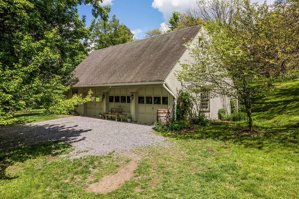 23 108 County Route 579 Bethlehem Township -- detached garage 2