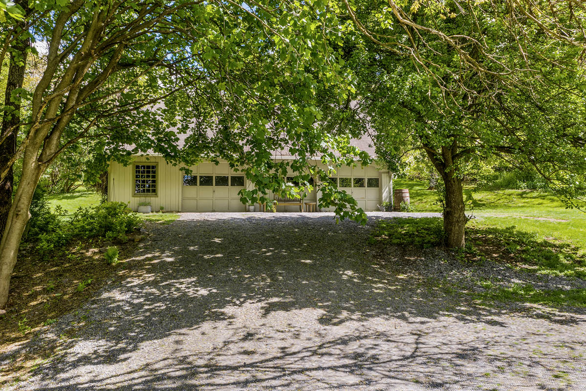 23 b 108 County Route 579 Bethlehem Township -- detached garage