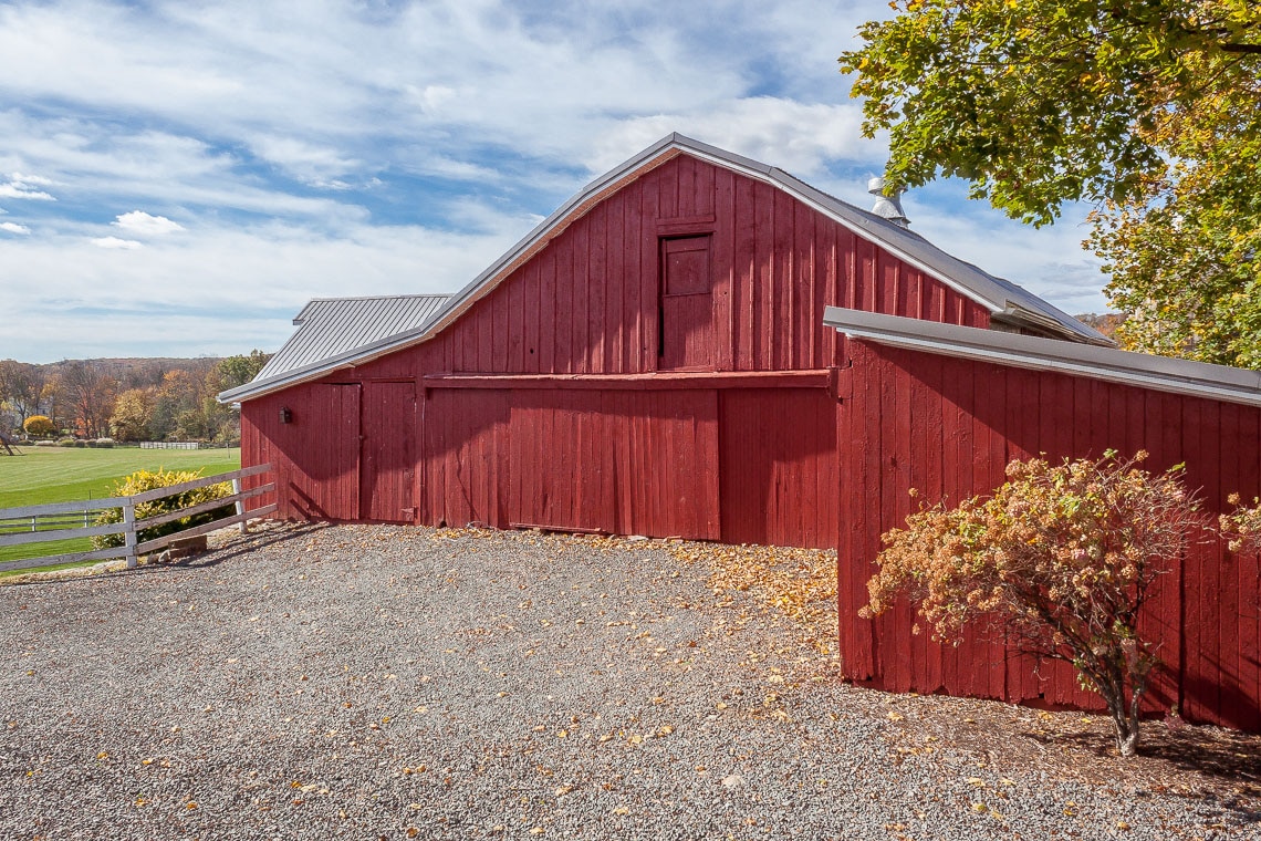 23d 47A Fairmount Road Tewksbury Towship -- dairy barn upper level