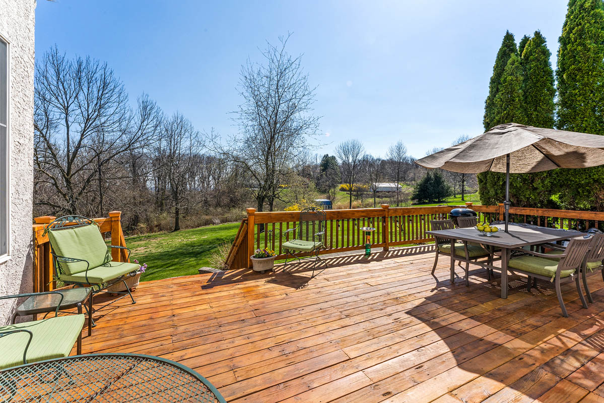 24 20 Old Schoolhouse Drive Bethlehem Township -- Deck