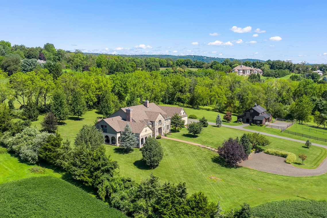 24 31 Welsh Road Tewksbury Township NJ -- home and barn