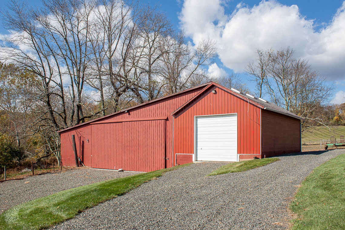 24 47A Fairmount Road Tewksbury Towship -- RV barn