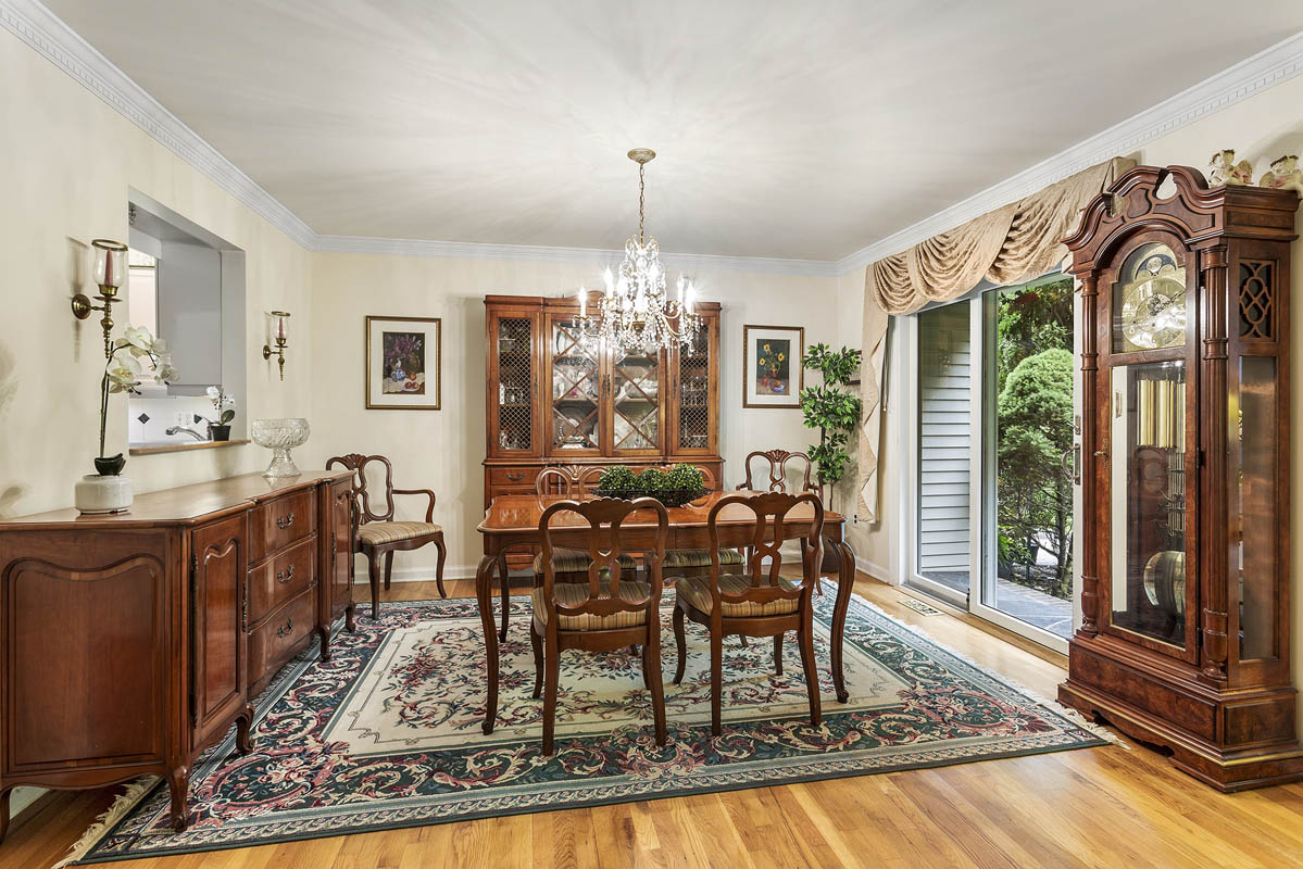 22 Essex Dr - 6 Dining Room