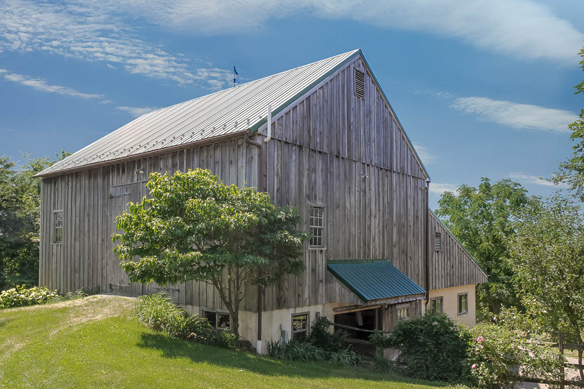 23a 3 Fieldview Lane Tewksbury Township -- barn blue sky copy