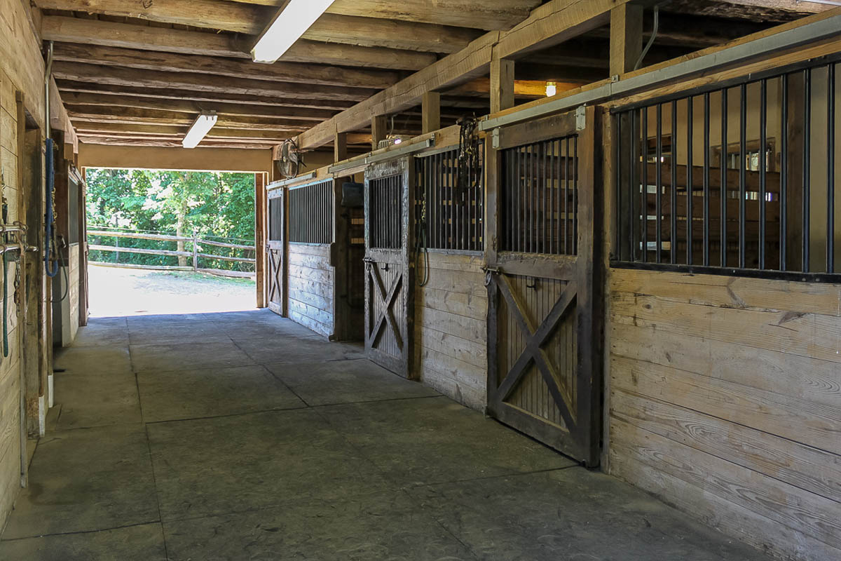 24 3 Fieldview Lane Tewksbury Township -- barn interior copy