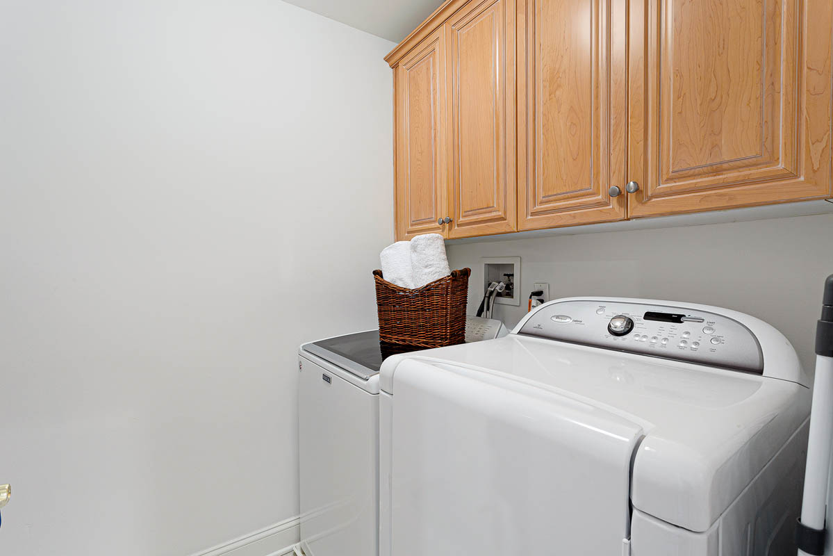 23 501 Lindabury Lane Pottersville Tewksbury Townhip -- laundry room