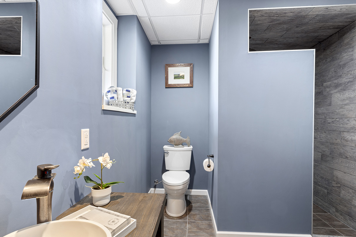33 18 Lenore Road Tewksbury Township -- basement bathroom