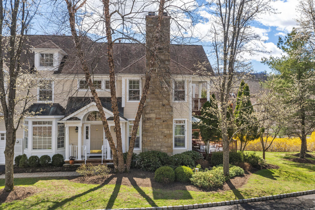 601 Lindabury Lane Tewksbury Township