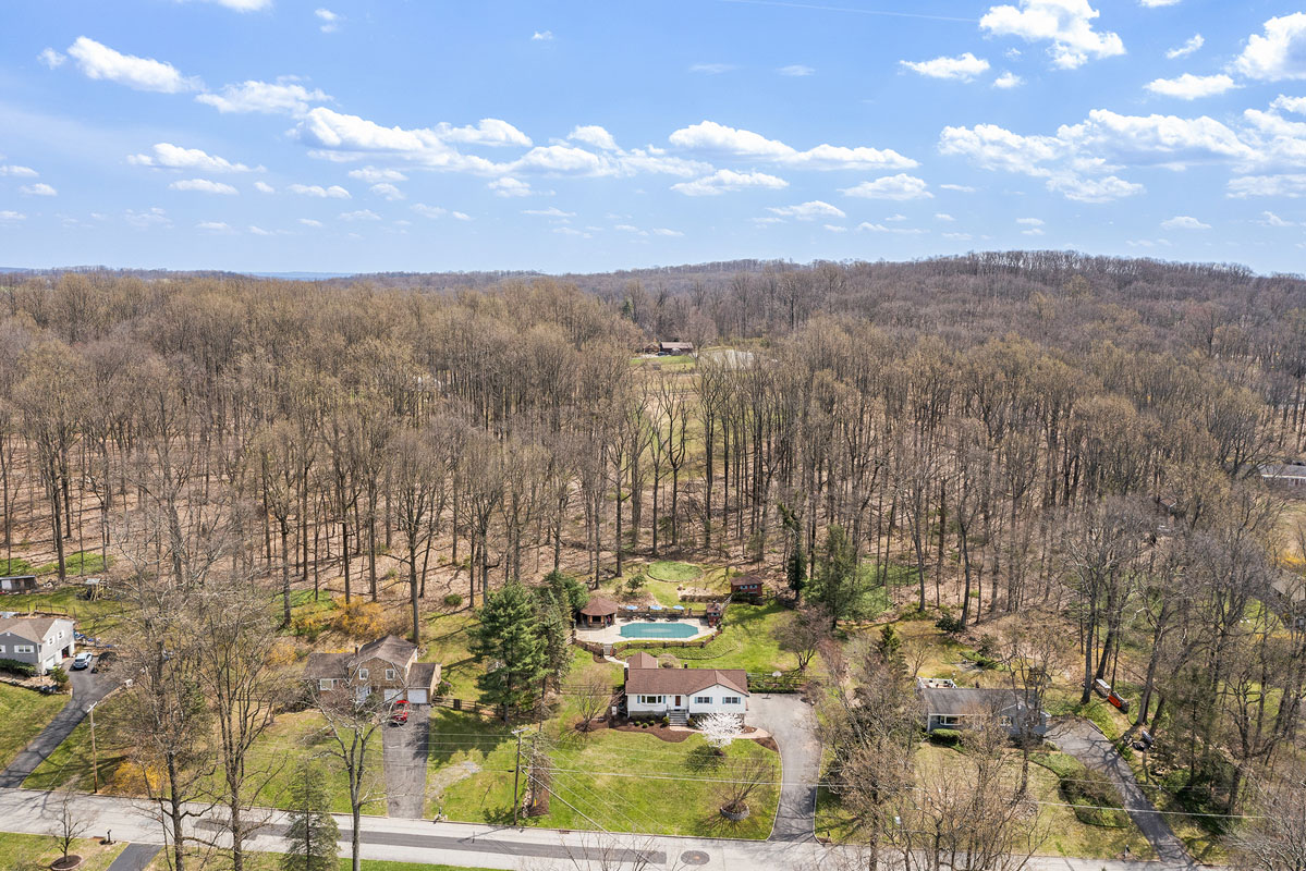 03 - 9 Overlook Dr - Front bird view