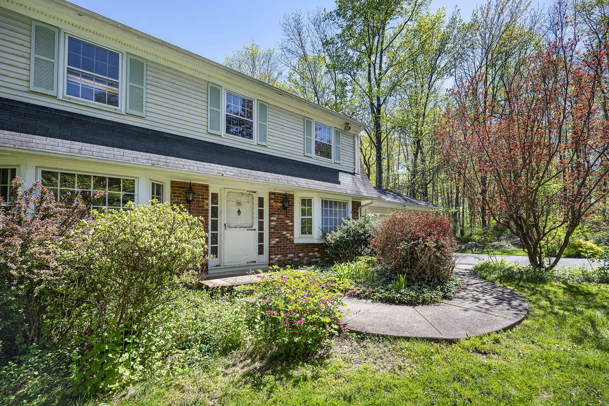 1 Benjamin Road, Chester Twp