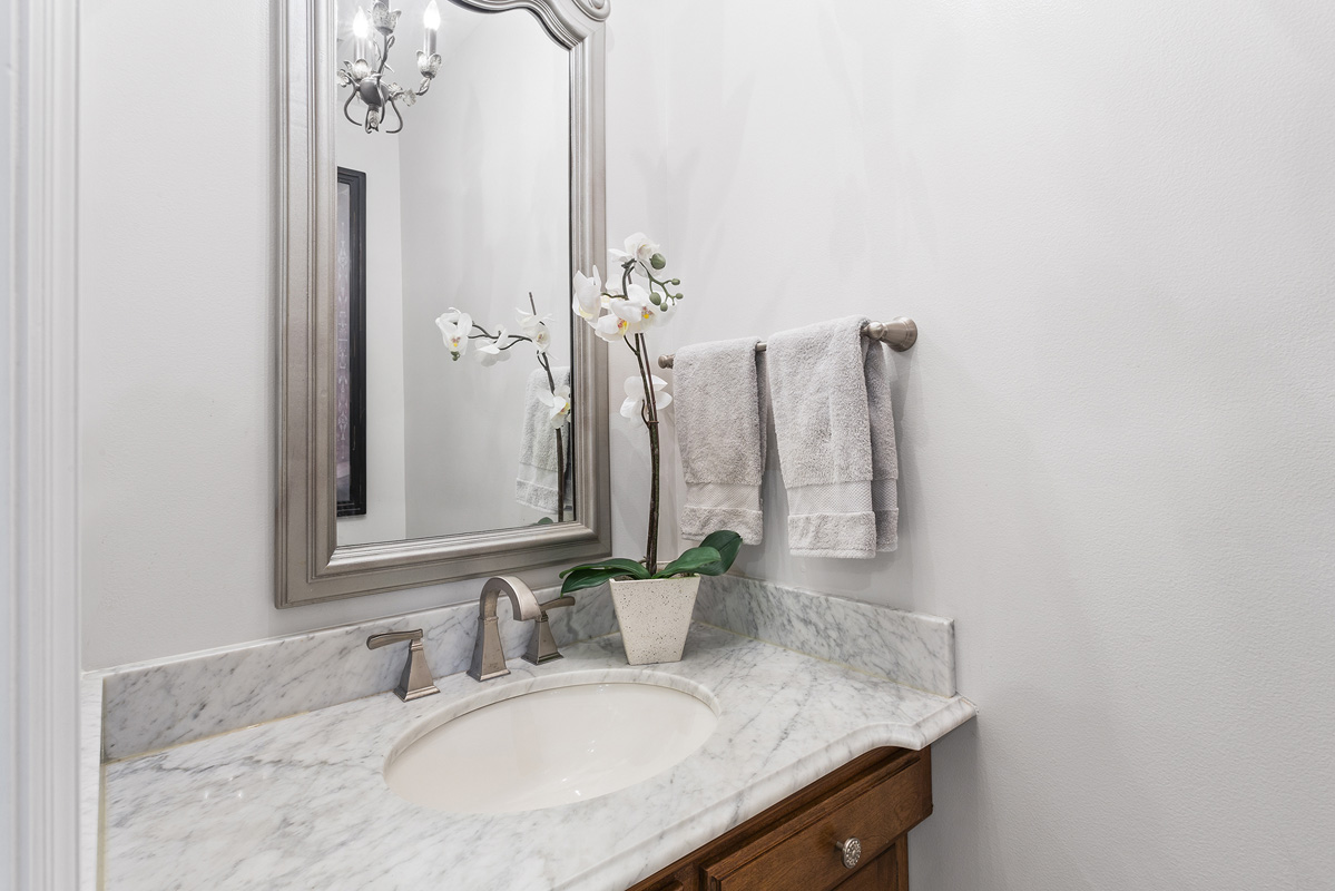 11 42 Bissell Road Tewksbury Township -- powder room