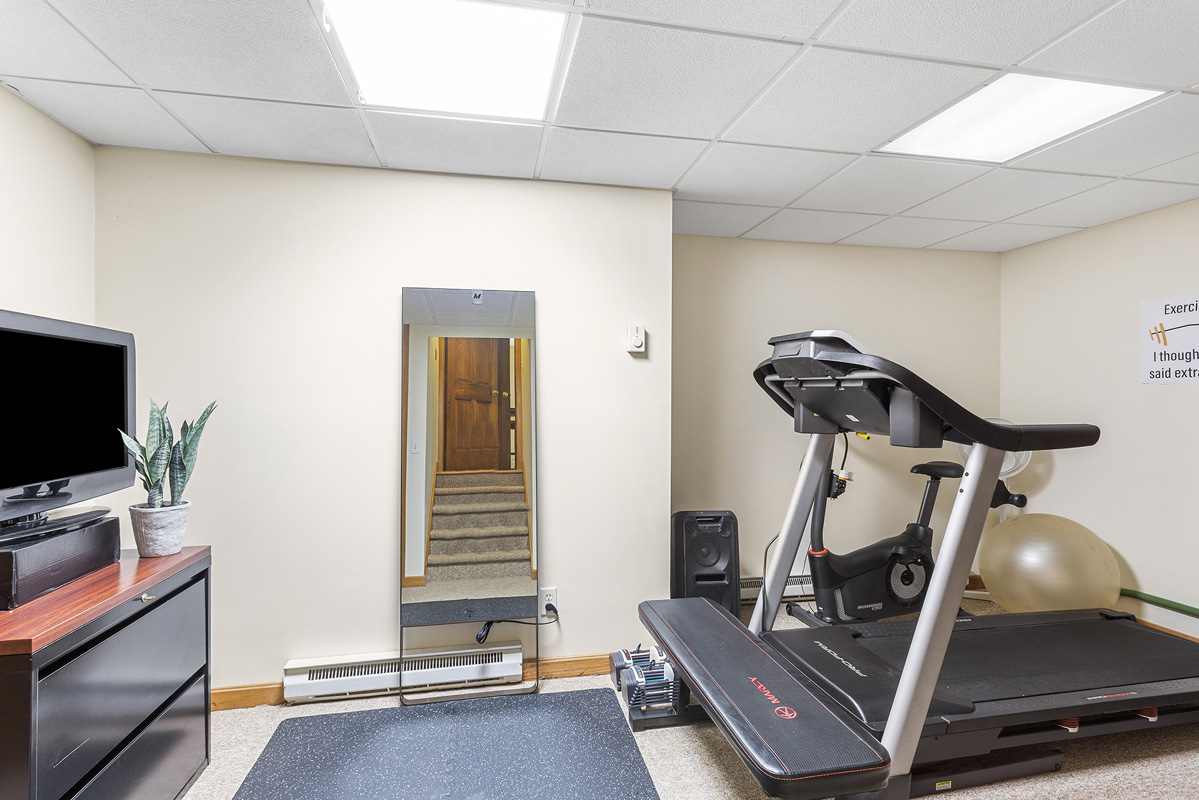 21 42 Bissell Road Tewksbury Township -- gym