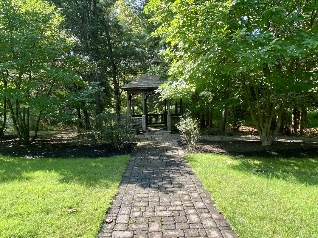 31 202 Lindabury Lane -- gazebo